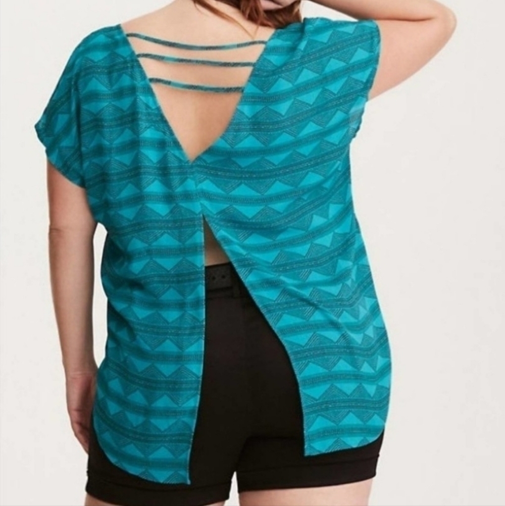 Torrid Split Back Top - Picture 2 of 7